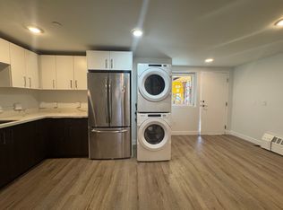 669 24th St #5, Oakland, CA 94612