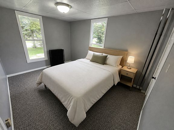 3rd image of 800 1/2 N Main St #1