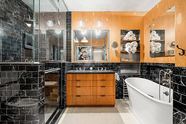 Sold by Modlin Group | media 9