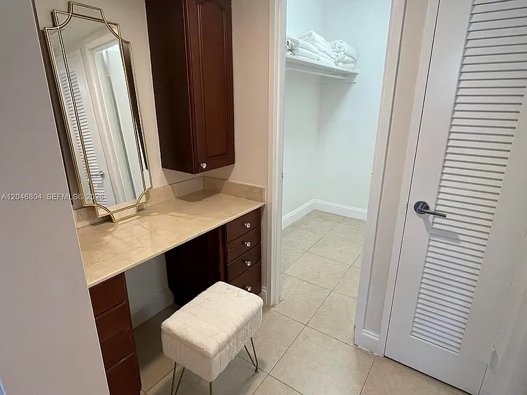 5151 Collins Ave #1722 — Photo 8