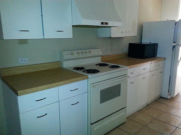 Kitchen - retro metal cabinets