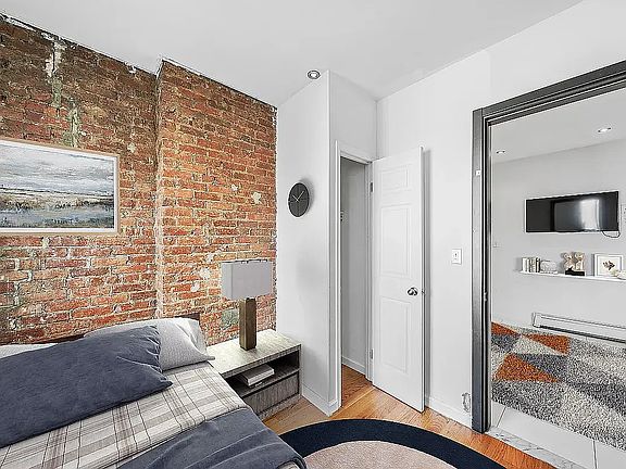 3rd image of 125 W 106th St #1L