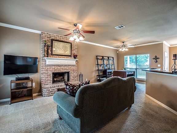 5th image of 514 Clancy Ln