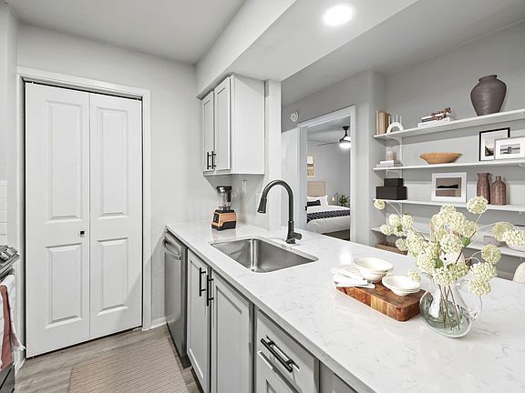 A2 Platinum Upgrade | 1 Bed / 1 Bath | 603 Sq Ft