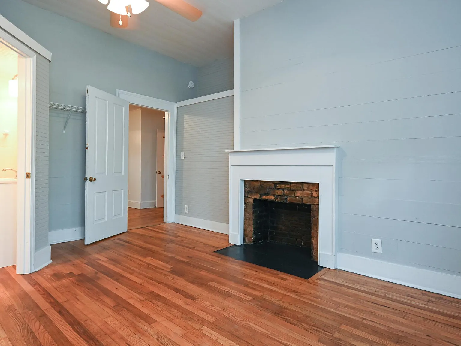 3 bed, 1355 sqft, $3,000 — Photo 4
