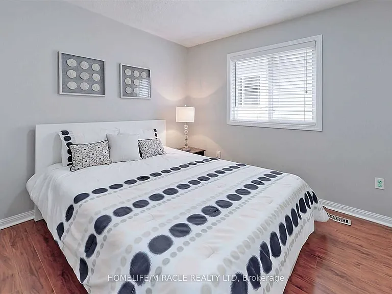 16 Sentimental Way — Photo 22