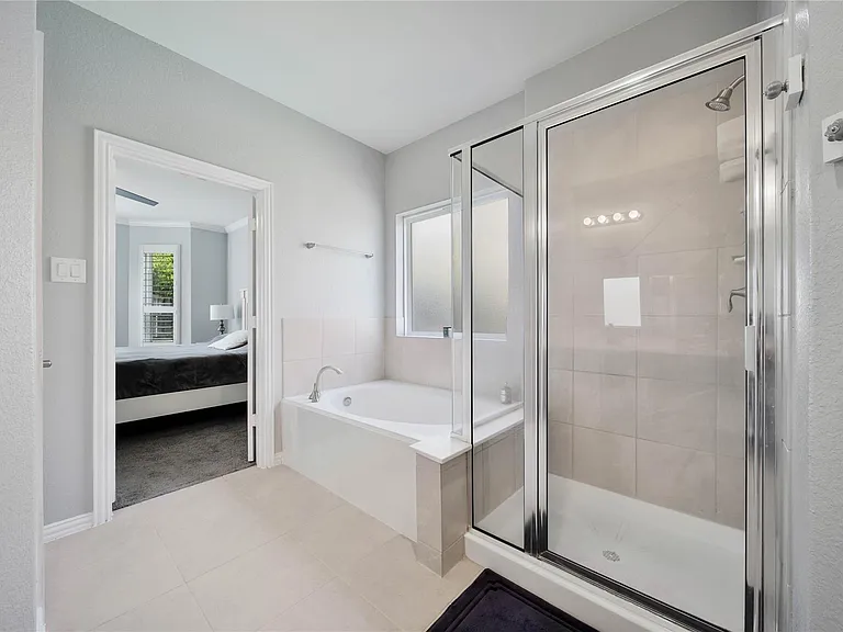 26028 Hasting Ridge Ln — Photo 22