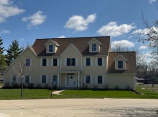 15127 Dove Cir, Clear Lake, IA 50428