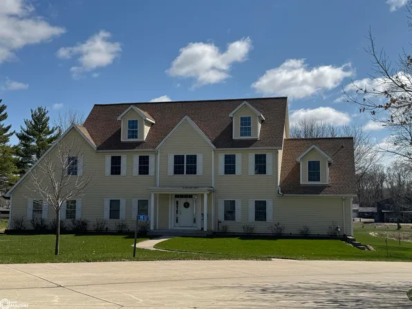 15127 Dove Cir, Clear Lake, IA 50428