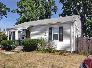 21 Aigan Pl, Pawtucket, RI 02860