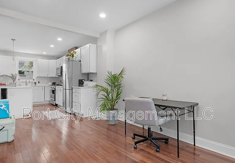 2815 Orleans St — Photo 7