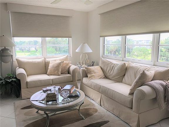 3rd image of 3507 Oaks Way APT 407