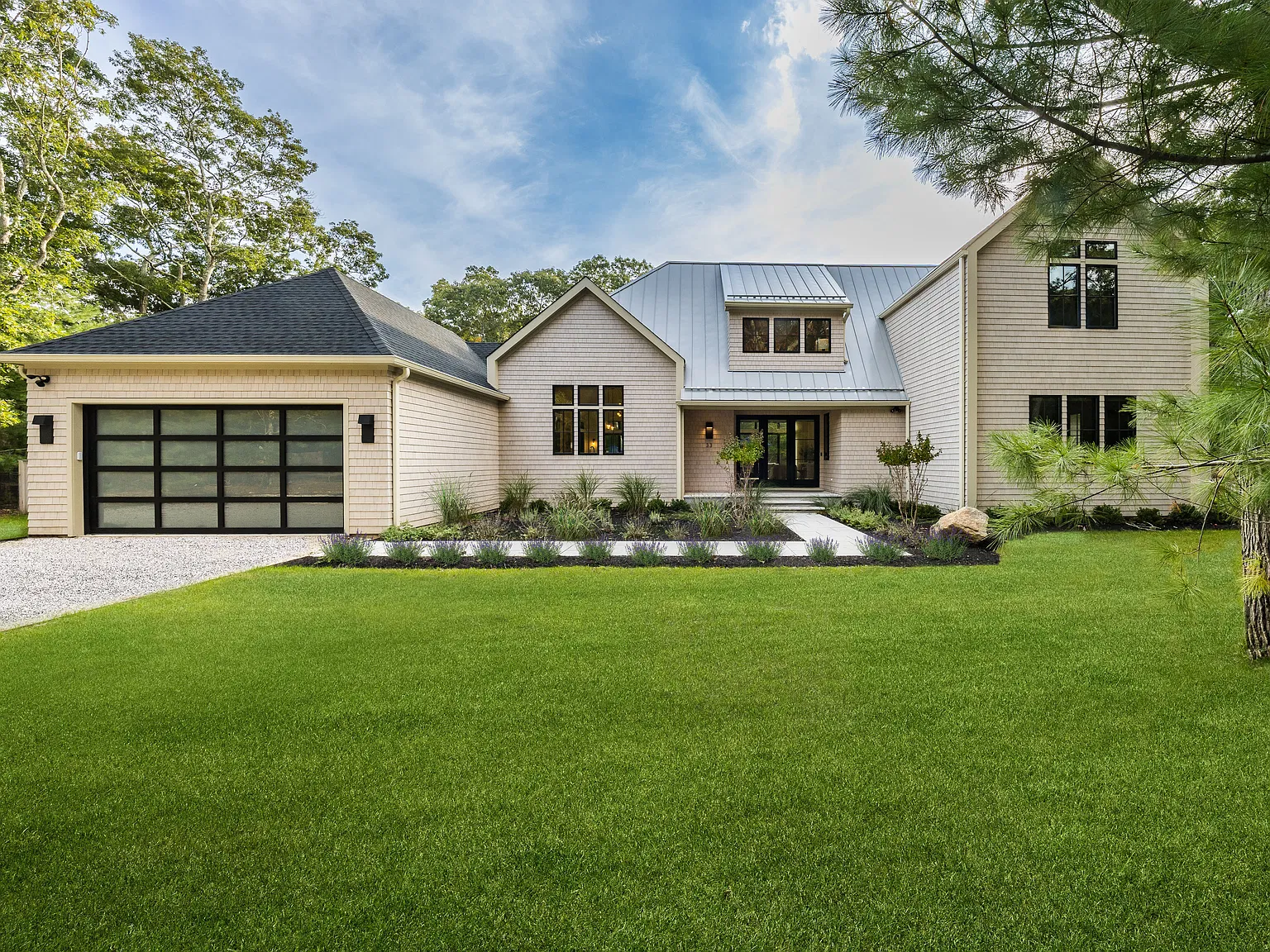 New Contemporary Luxury Rental in East Hampton — Photo 1
