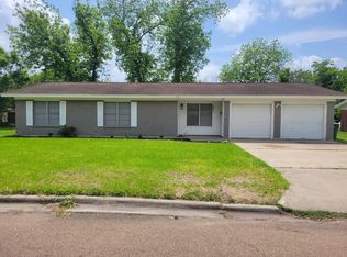 3607 Redwood Dr, Victoria, TX 77901
