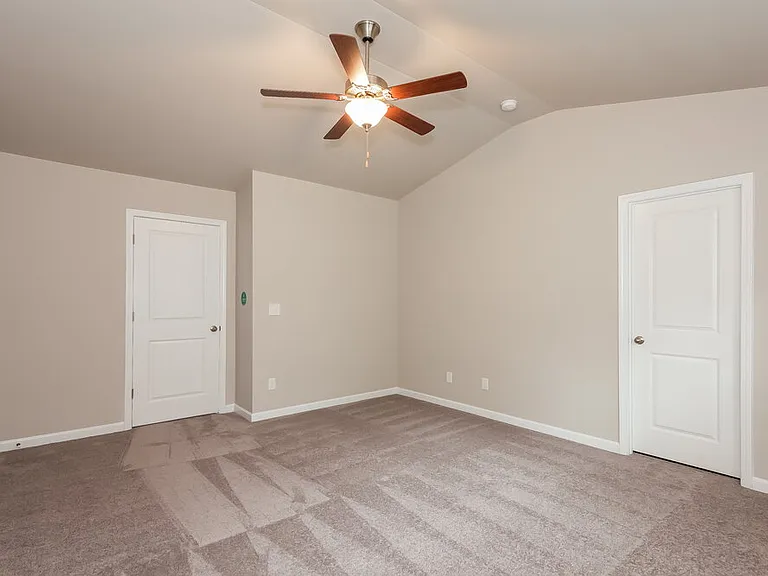 208 Neal Dr — Photo 9