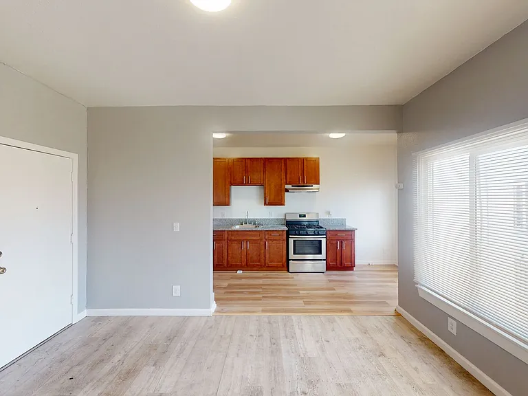 2805 E 16th Street — Photo 11