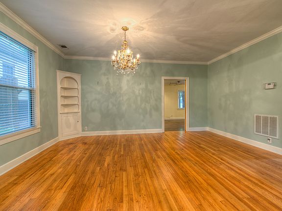 4th image of 720 Sparks Ave
