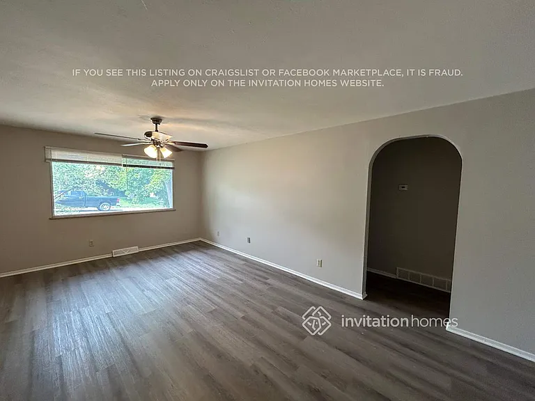 8866 W Asbury Dr — Photo 3
