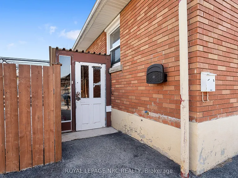 21 Chalmers St — Photo 2