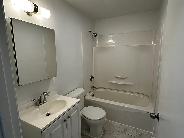 15 Patrick Henry St #8 — Photo 3