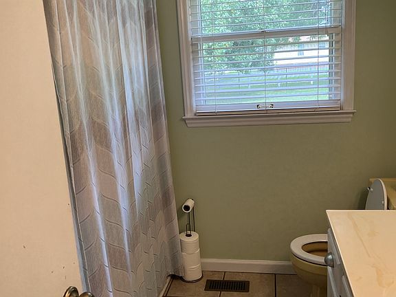 2nd image of 2594 Pitts Ln