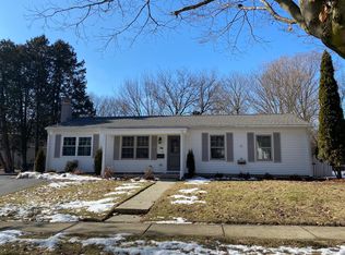 44 Briar Ln, Geneva, IL 60134