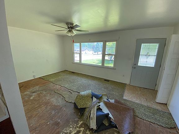 4th image of 3159 Lincoln Ave