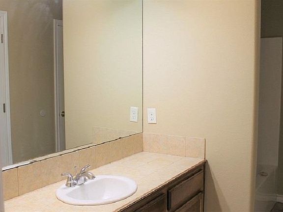 5th image of 2415-2417 Laurel St
