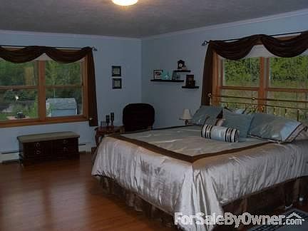 MASTER BEDROOM-Your oasis
						:
						Dressing area separate from the toilet and tub/shower