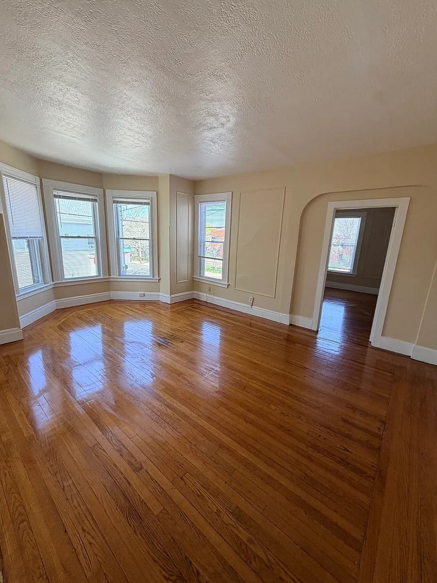 Building Photo - 92 Sylvan Ave #2B