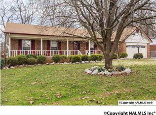 137 Oakcrest Rd, Huntsville, AL 35811