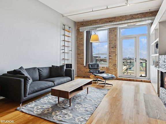 4th image of 333 S Desplaines St APT 713
