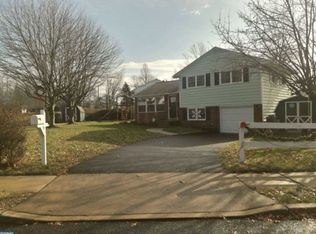 2 Lenape Ln, Telford, PA 18969