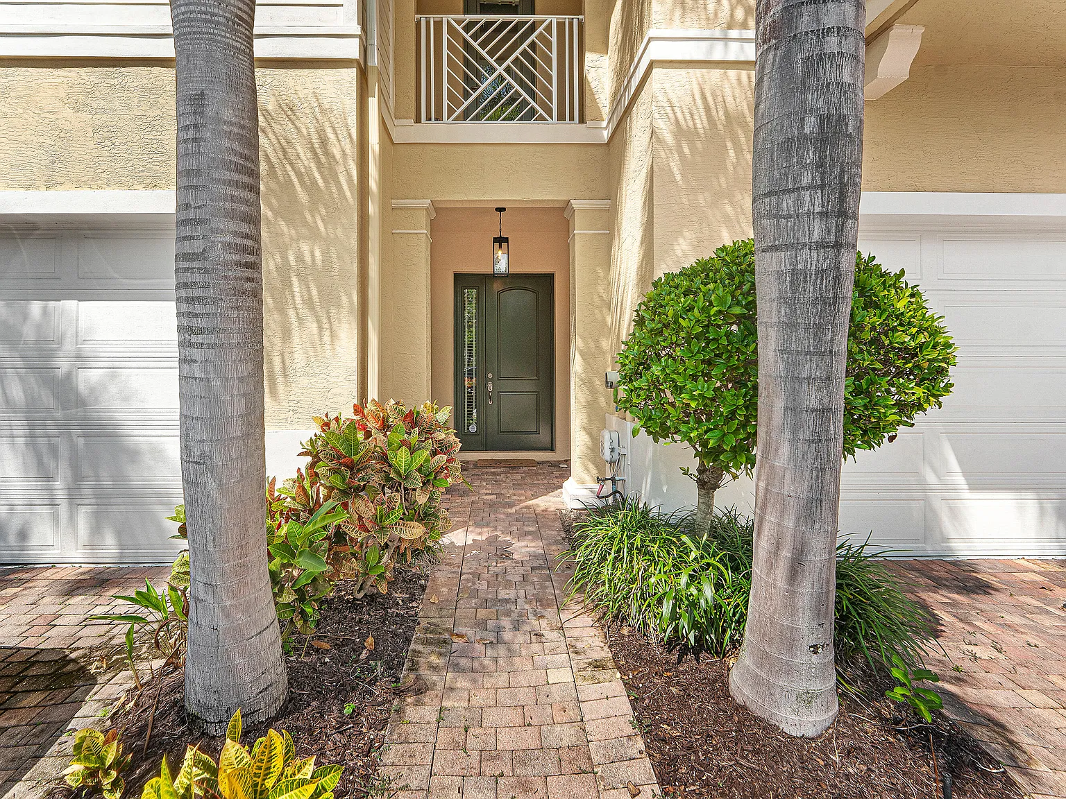 3 bed, 2.5 bath, 2138 sqft, $4,395 — Photo 4