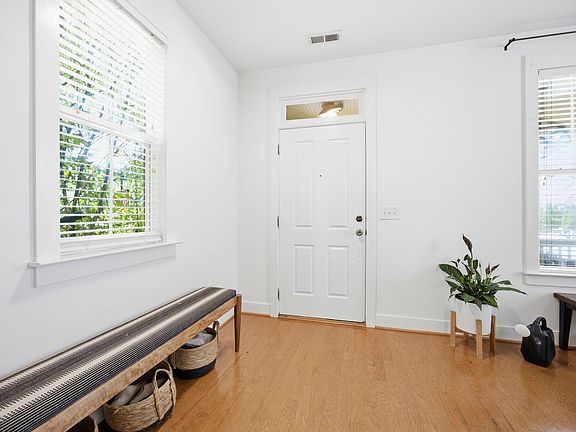 4th image of 10930 Peppermill Dr