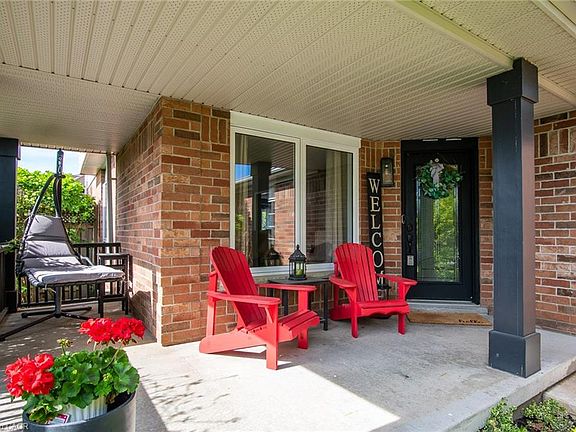 3rd image of 31 Adler Dr