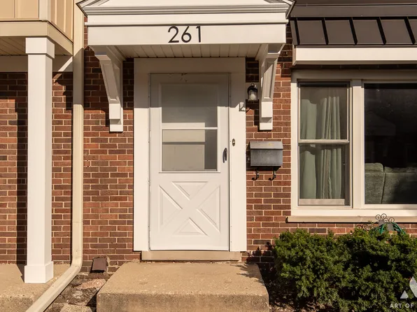 261 Montgomery Ln, Wood Dale, IL 60191