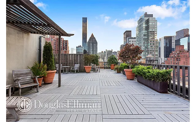 Sold by Douglas Elliman | media 15