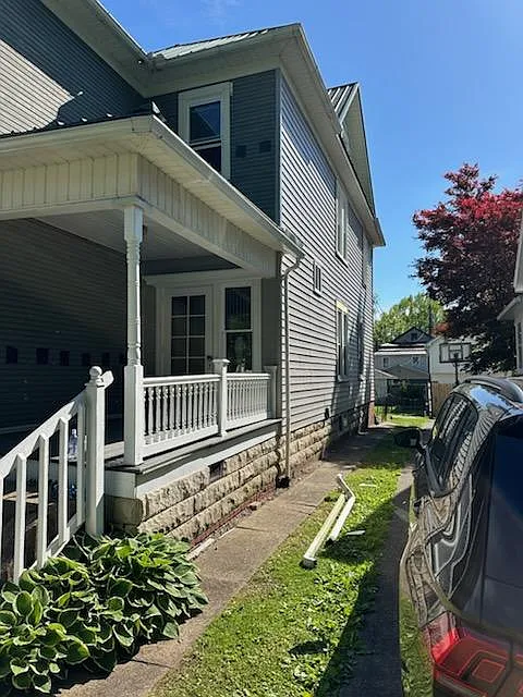 Building Photo - 813 1/2 4th St #2