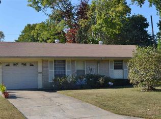 8915 Mayflower Rd, Little Rock, AR 72205