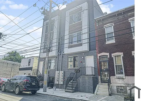 3 bed, $1,800 — Photo 2