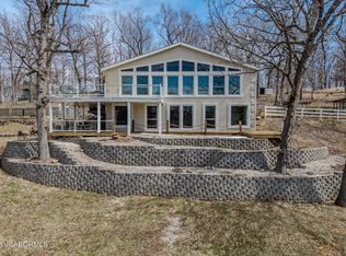 28 Delancey St, Sunrise Beach, MO 65079
