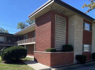 9115 W Cermak Rd APT 1, Riverside, IL 60546