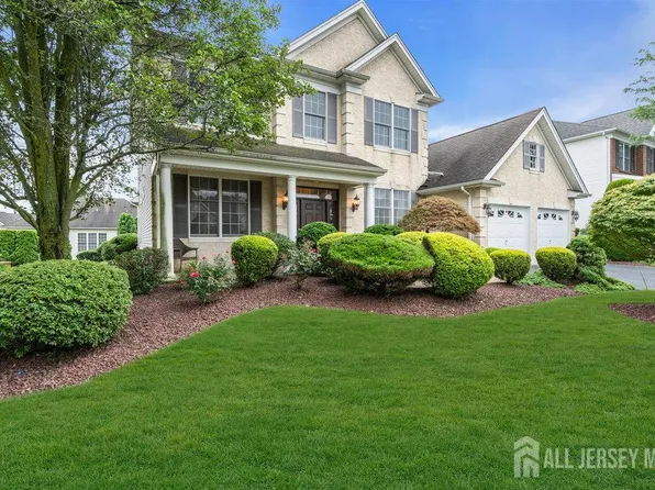 7 Hogan Way, Monroe Township, NJ 08831
