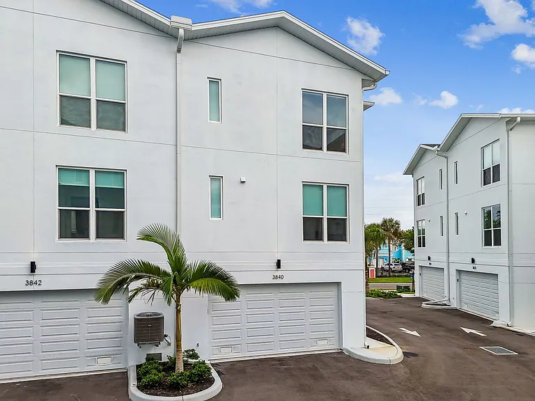 3826 Pompano Dr SE — Photo 94