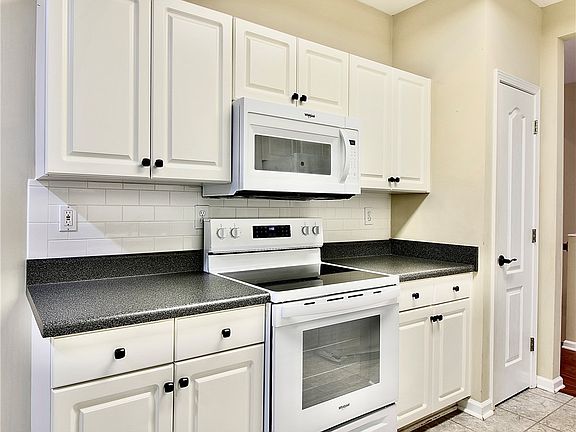 4th image of 105 Eagle Ct