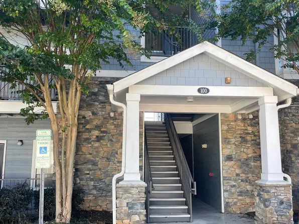 100 Vista Lake Dr APT 108, Candler, NC 28715