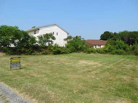 5th image of 107 Three Road Ave