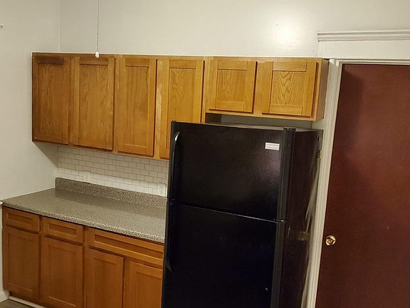 5th image of 33 Horton Pl #1