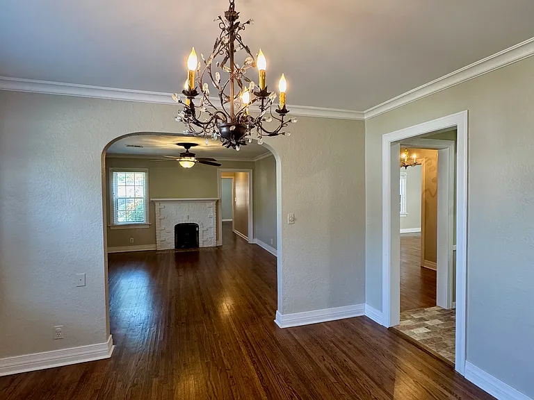 2704 E 16th St #2704 — Photo 3